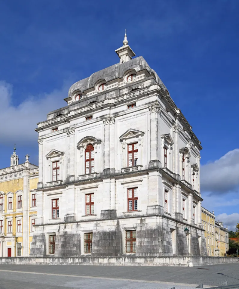 Royal Building of Mafra, tower southwest corner