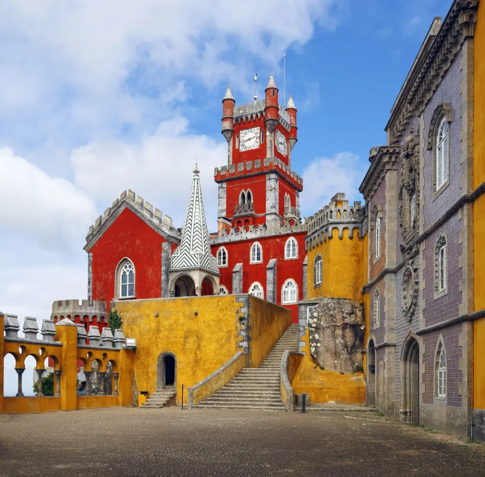 National Palace of Pena, Courtyard of Arches