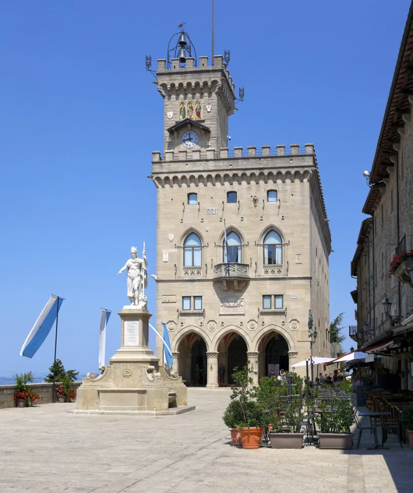 Public Palace, on Liberty Square