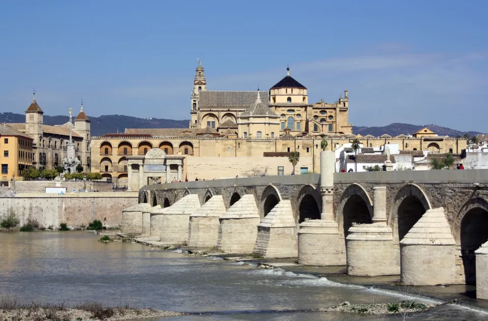 Roman bridge of Córdoba, Mosque–Cathedral