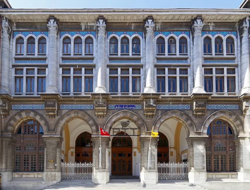 Grand Post Office, facade