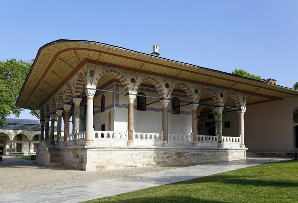 Topkapi Palace, Chamber of Petitions, northwest elevation