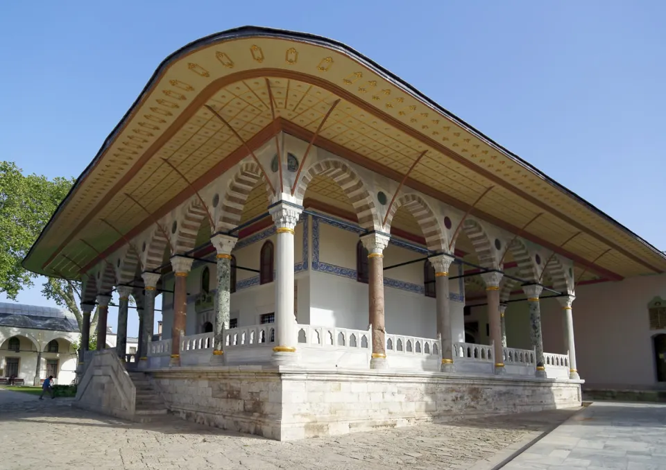 Topkapi Palace, Chamber of Petitions, northwest elevation