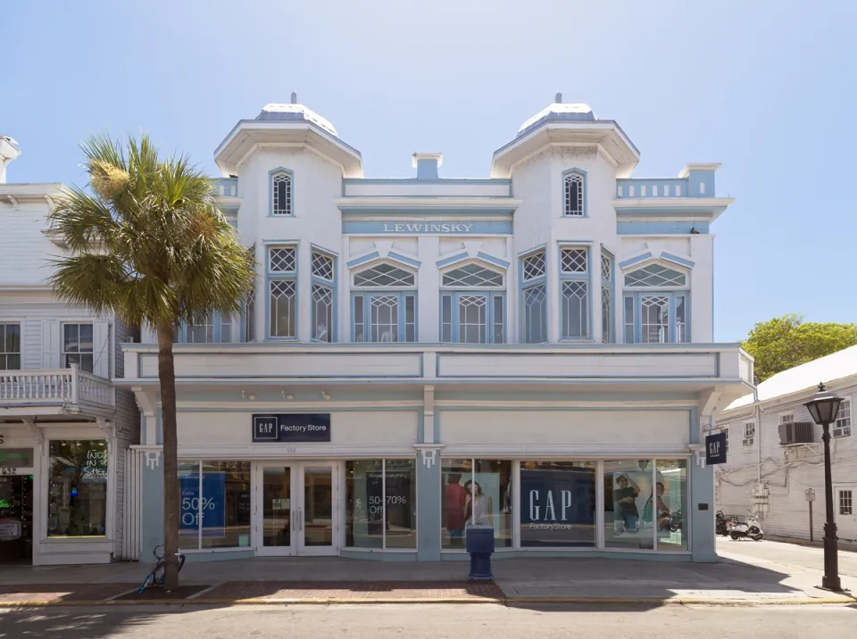 Lewinsky Building, main facade