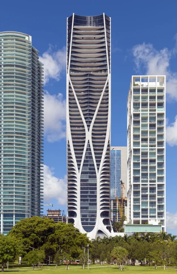 One Thousand Museum, east elevation, view from Maurice A. Ferré Park