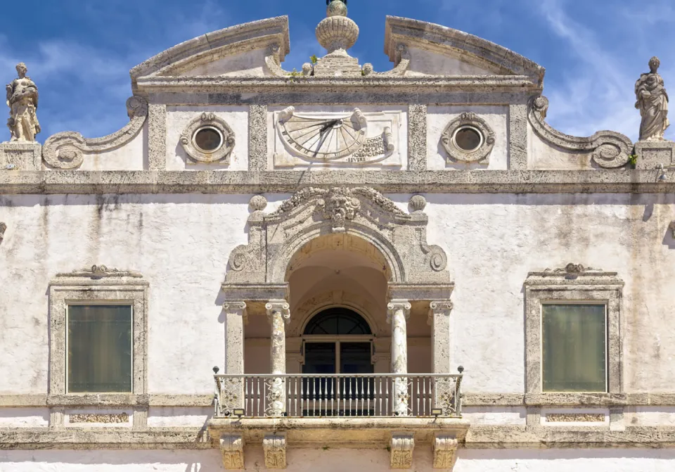 Villa Vizcaya, facade detail Villa Vizcaya, facade detail