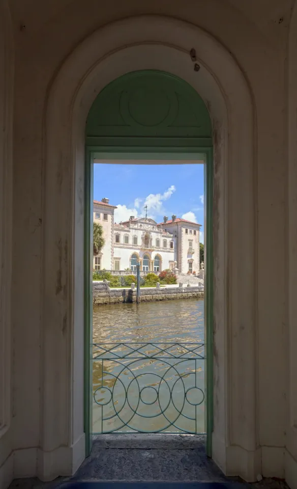 Villa Vizcaya, view from the Tea House to the main house