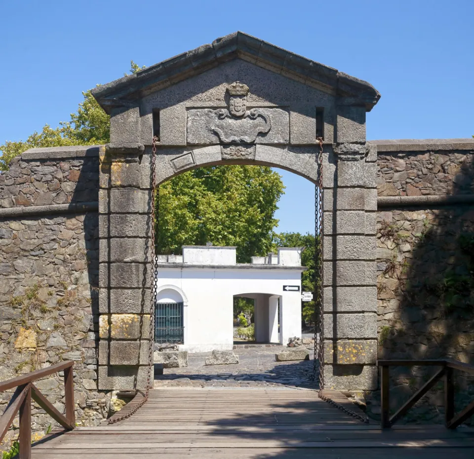 Citadel of Colonia del Sacramento, Field Gate (Portón de Campo)