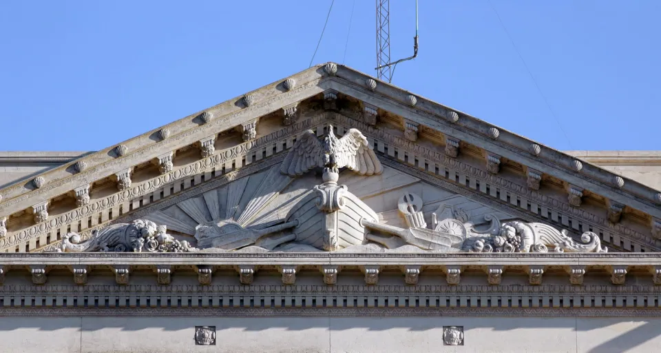 Municipal Palace of Colonia, pediment