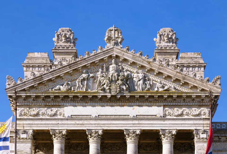 Legislative Palace, pediment