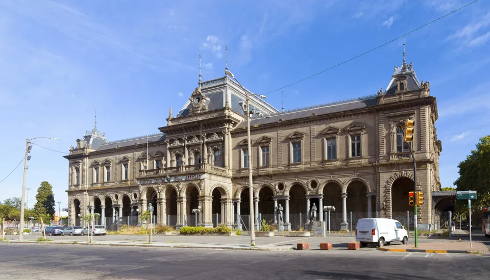 General Artigas Central Station, southeast elevation