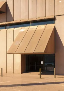 Sydney Opera House, side entrance of the podium structure