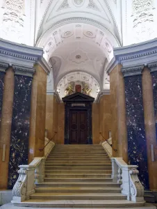 Natural History Museum, stairs of the lobby