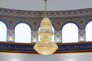 Omar Ibn Al-Khatab Mosque, candelabra