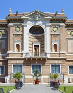 Vatican Museums, Vatican Pinacotheca, central avant-corps