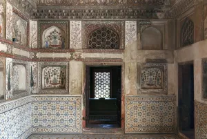 Itimad-ud-Daulah Tomb, mausoleum, interior