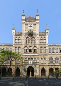 Elphinstone College, facade detail (east elevation)