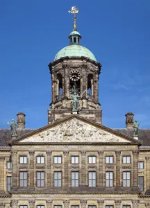 Palace on the Dam, facade detail with tower