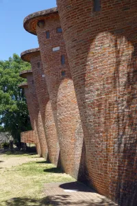 Church of Atlántida, eastern undulating side wall