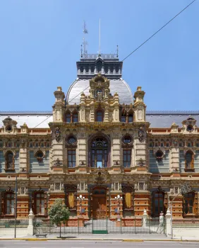 Palace of Running Waters, avant-corps