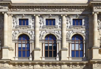 Natural History Museum, facade detail of the avant-corps