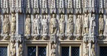Brussels Town Hall, left wing facade statues