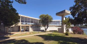 Iate Tênis Clube, east elevation