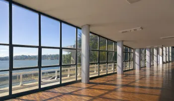 Iate Tênis Clube, Portinari Hall, window front