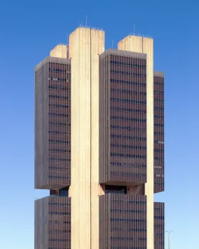 Central Bank of Brazil Headquarters, facade detail (northeast elevation)