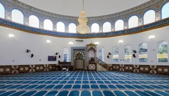 Omar Ibn Al-Khatab Mosque, prayer hall