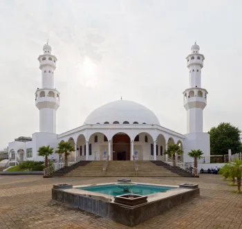 Omar Ibn Al-Khatab Mosque, southwest elevation