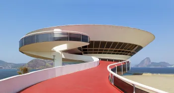 Niterói Contemporary Art Museum, access ramp