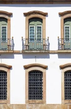 Museum of the Inconfidência, facade detail, windows