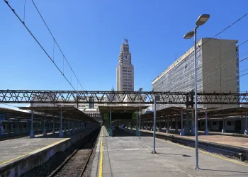 Central do Brasil Station, railway platforms