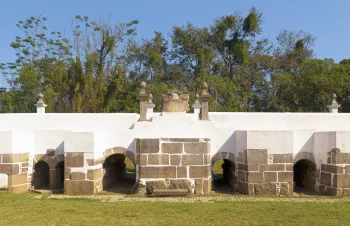 Guandu Bridge, arches (east elevation)