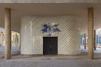 Gustavo Capanema Palace, service access of the lower structure decorated with azulejo tiles