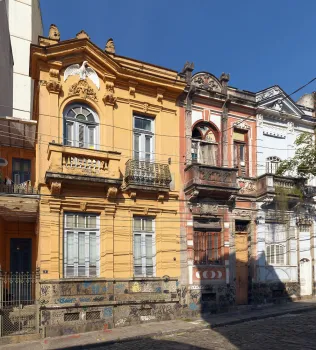 Houses at Tavares Bastos Street