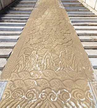 Pavilion of Spreading Righteousness (Hongyi Pavilion), detail staircase with relief