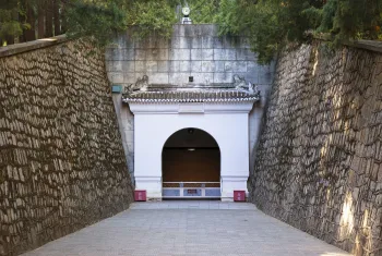 Ming Dingling Mausoleum, Underground Palace, entrance gate