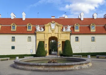 Valtice Castle, Court of Honour with fountain