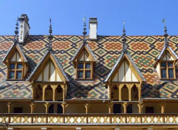 Hospices de Beaune, roof with gable dormers and glazed tiles