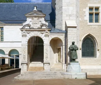 Palace of the Dukes of Burgundy, stairs to the Tower of Bar and statue of Claus Sluter