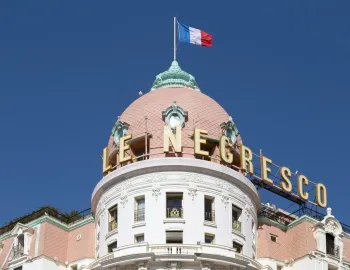 Hotel Negresco, dome with name lettering