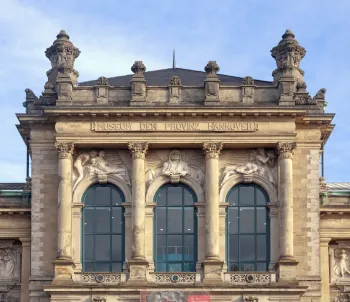 Lower Saxon State Museum Hanover, upper part of the avant-corps