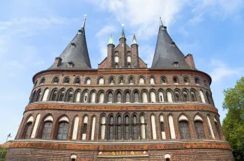 Holsten Gate, facade detail of the city side