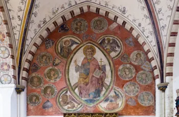 Holy Spirit Hospital, wall painting with Majestas Domini motif and medallions with the founders of the hospital