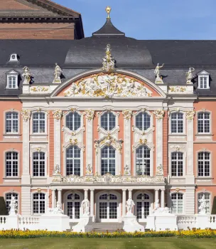 Electoral Palace of Trier, avant-corps