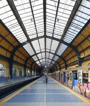 Piraeus Station, train shed