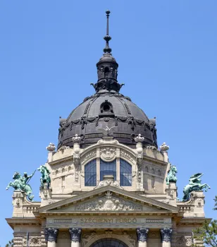 Széchenyi Thermal Bath, detail main facade with cupola
