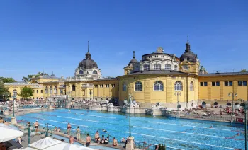 Széchenyi Thermal Bath, outdoor swimming pool